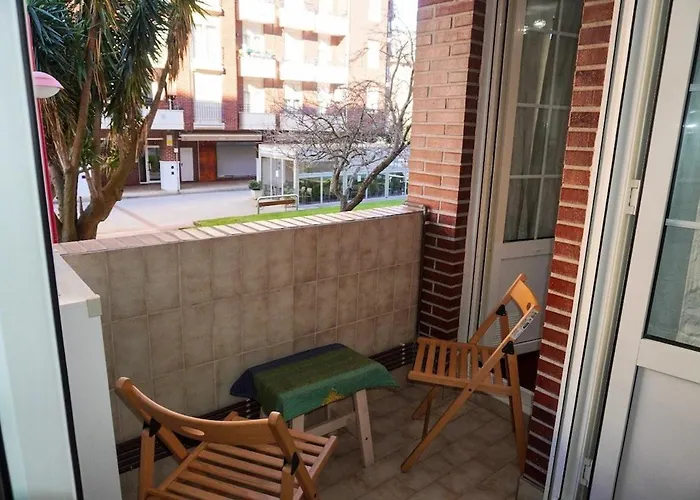 Con Piscina De Junio A Septiembre Y A 100 M De La Playa Castro Urdiales