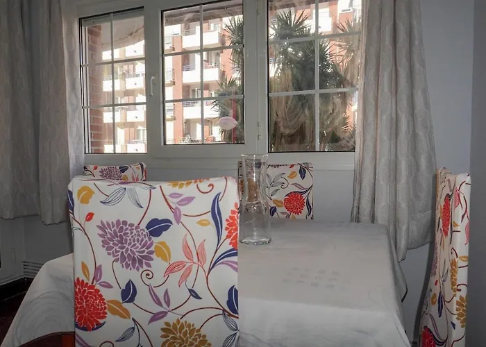 Con Piscina De Junio A Septiembre Y A 100 M De La Playa Apartamento